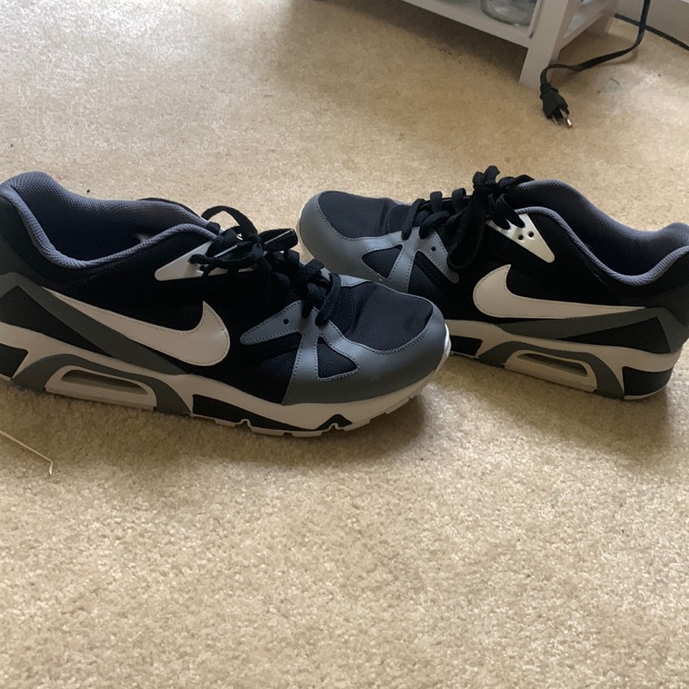 mens nike air shoes size 12